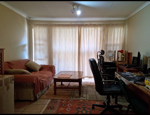 2 BEDROOM SECTIONAL TITLE RENTED IN PIERRE VAN RYNEVELD